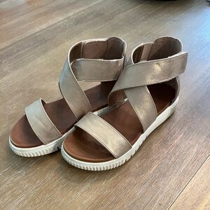 Girls Gold MIA Velcro Sandals